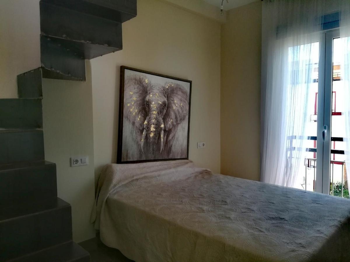 Apartament La Casa De Leon Xiii.Terraza Privada. Parejas Sewilla Zewnętrze zdjęcie